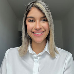 Meet your Posher, Laura valentina